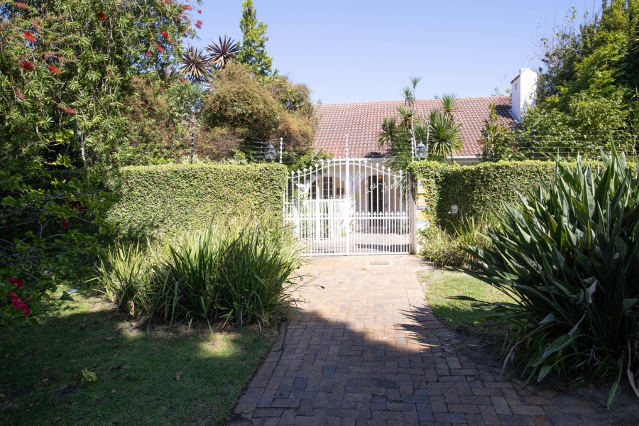 4 Bedroom Property for Sale in Constantia Western Cape